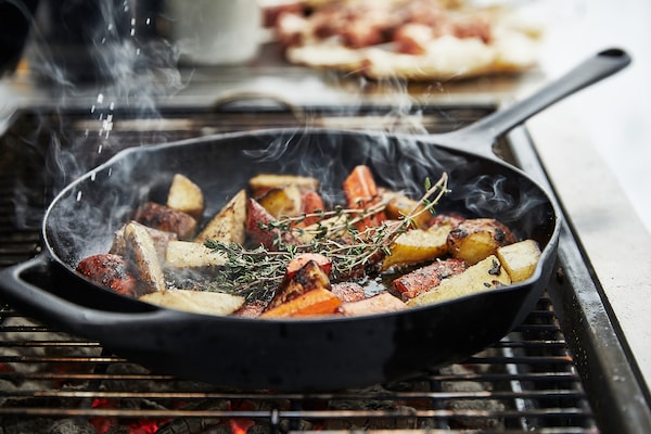 IKEA GRILLSKÄR charcoal grill, black/stainless steel outdoor, 33 7/8x24 in, Ikea Ireland | 4069JRNAS