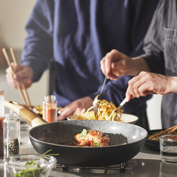 IKEA HUSKNUT frying pan, non-stick coating black, 11 in, Ikea Ireland | 2483AKIBG