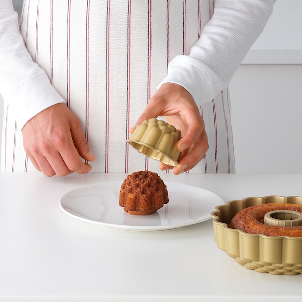 IKEA TÅRTBAK baking pan, 1 qt Flower / Shaped / Non / Stick Coating, Ikea Ireland | 5814VRBSC