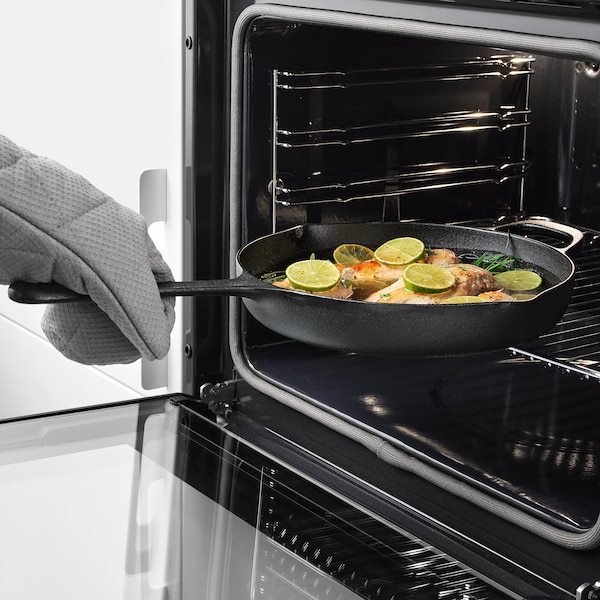 IKEA VARDAGEN frying pan, 11 in Cast Iron, Ikea Ireland | 7954ZYGTQ