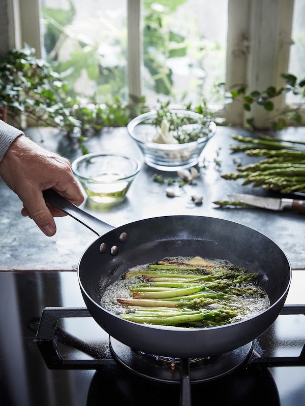 IKEA VARDAGEN frying pan, carbon steel, 9 in, Ikea Ireland | 0679SINCT