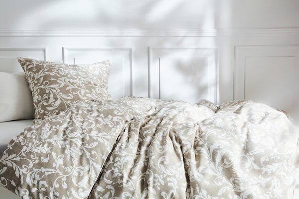 IKEA VÅRBRÄCKA duvet cover and pillowcase(s), Full/Queen (Double/Queen) Beige / White, Ikea Ireland | 0275PFLNI